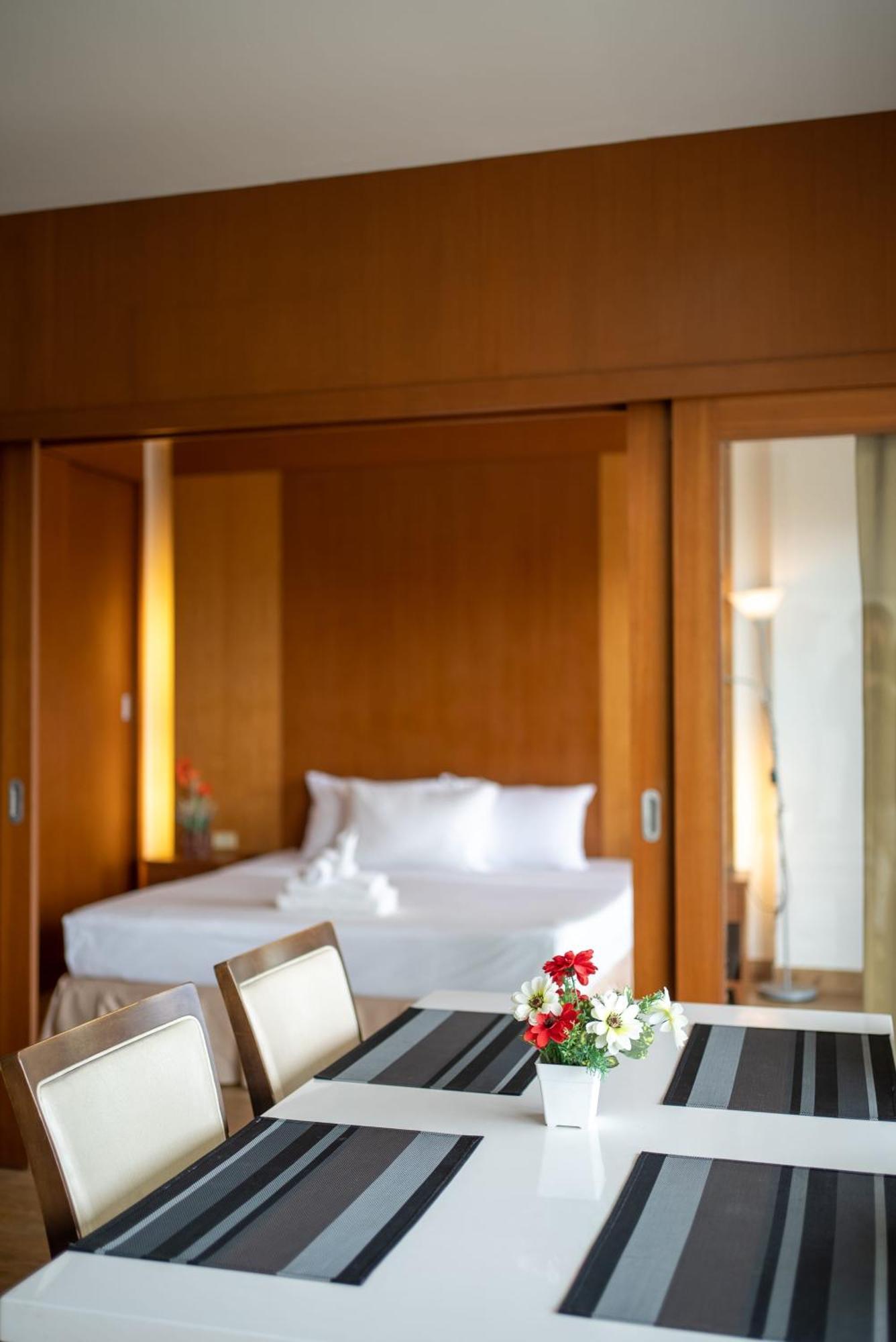 Vtsix At View Talay 6 Otel Pattaya Dış mekan fotoğraf